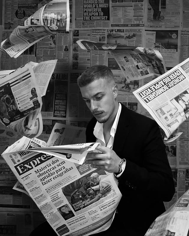Pedro Paupério em cenário editorial com jornais